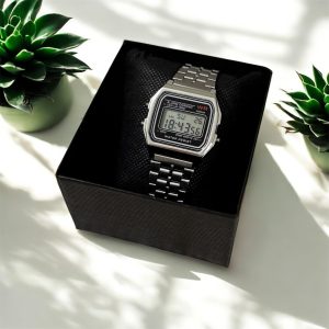 WB 1982 Retro 33 – дигитален ретро часовник с LED дисплей